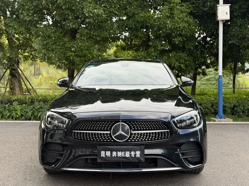 Mercedes-Benz E-Class — миниатюра 2