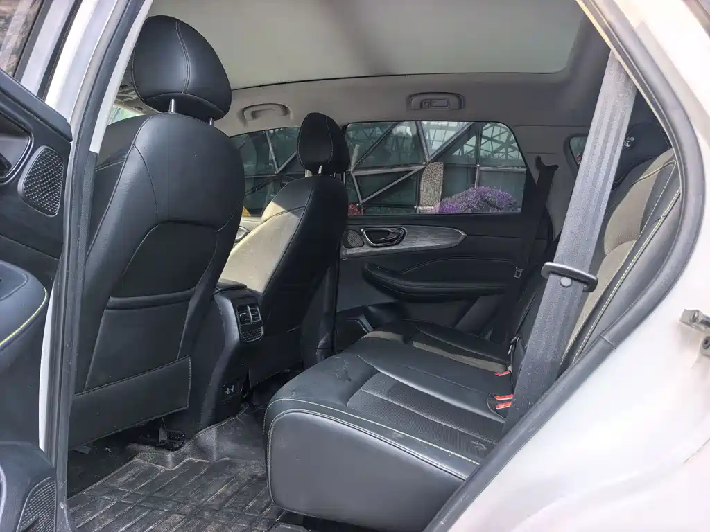 Roewe RX5 — миниатюра 7