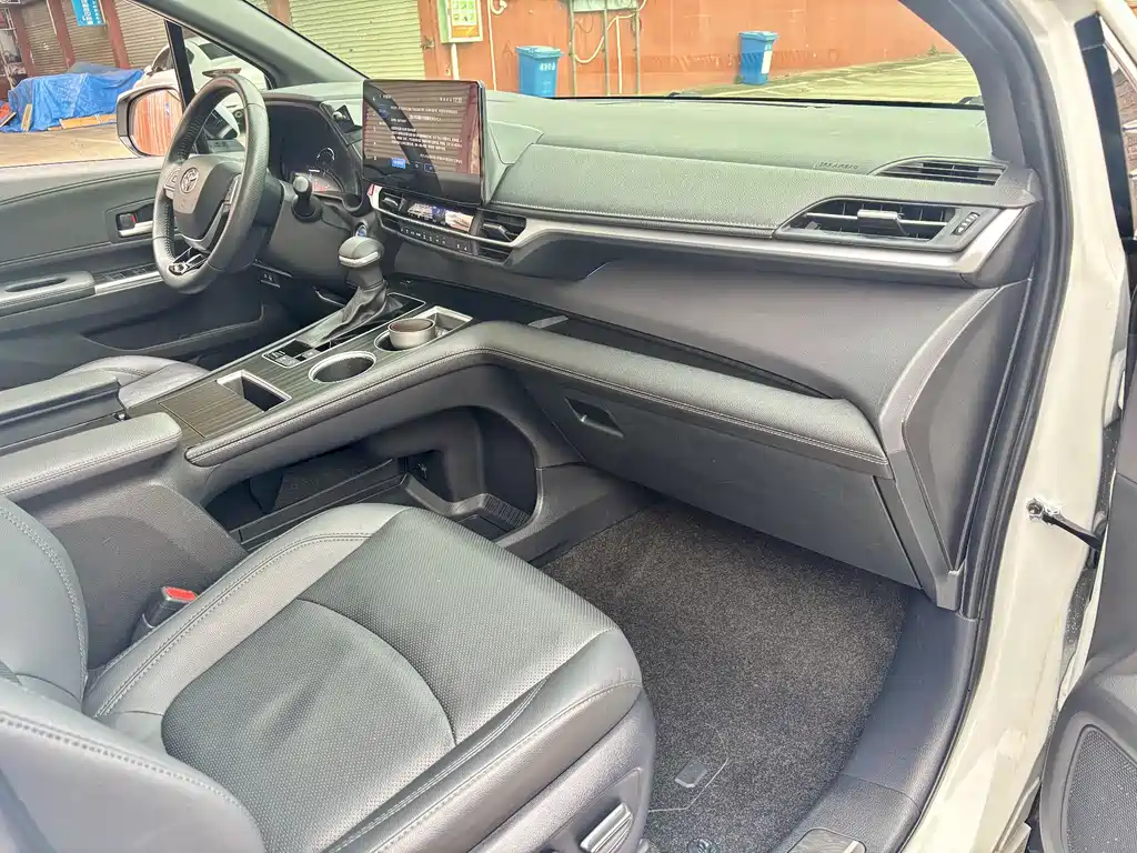 Toyota Sienna 2021 2.5L Luxury