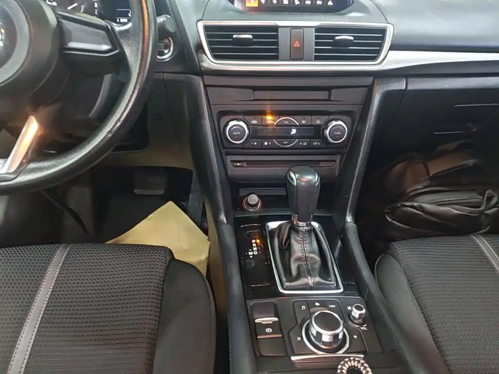 Mazda 3 Axela — миниатюра 14