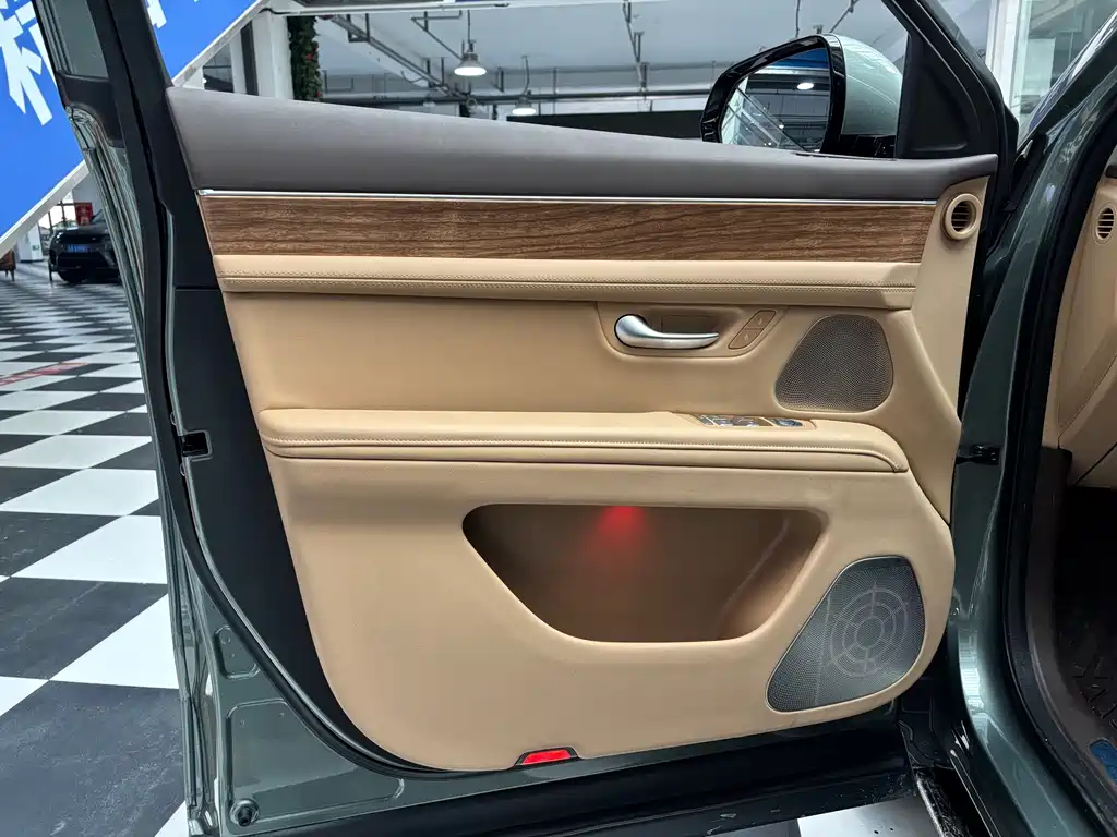 AITO ASK THE WORLD M7