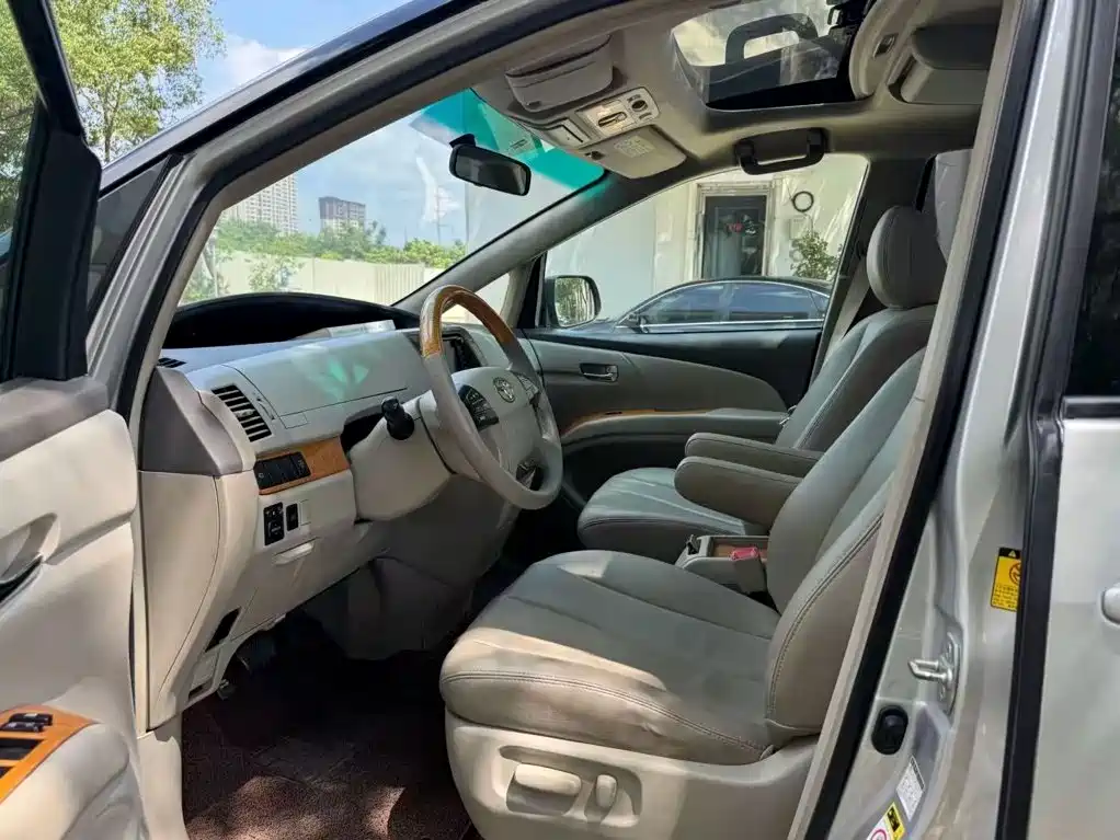 Toyota Previa — миниатюра 6