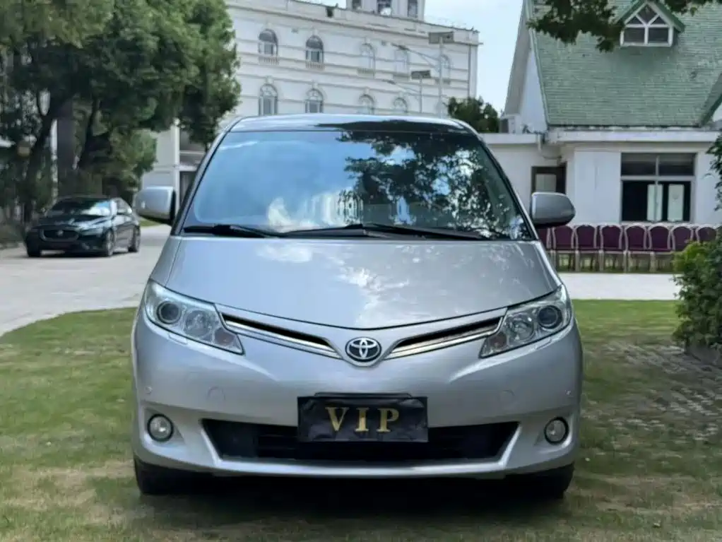 Toyota Previa — миниатюра 3