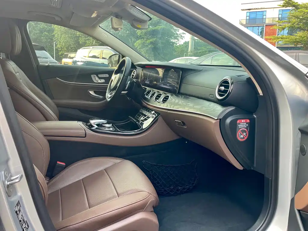 Mercedes-Benz E-Class — миниатюра 24