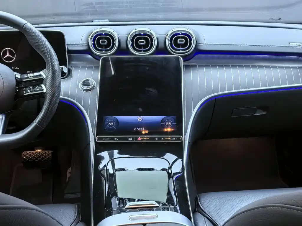 Mercedes-Benz C-Class — миниатюра 14