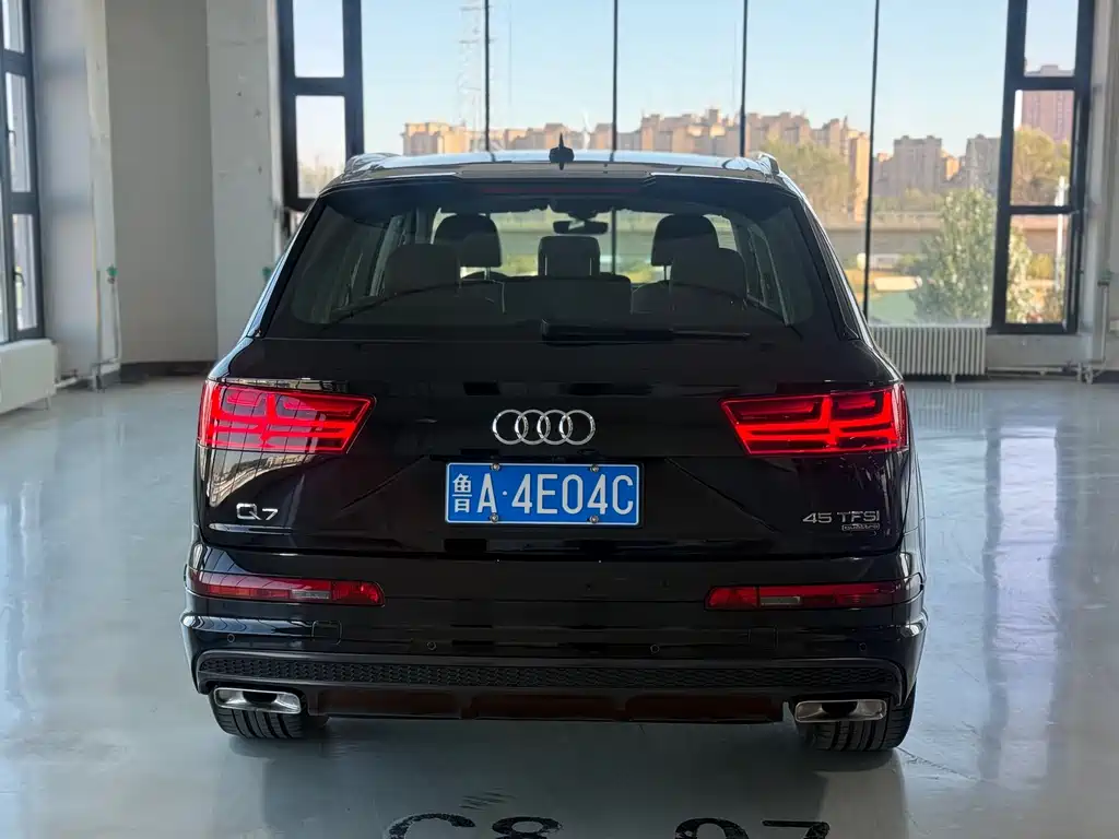 Audi Q7 — миниатюра 5