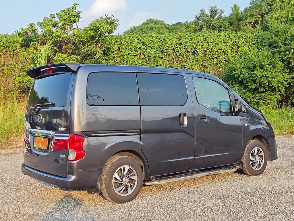 Nissan NV200 — миниатюра 4