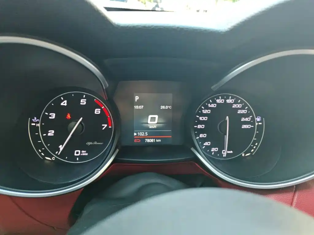 Alfa Romeo Stelvio — миниатюра 12