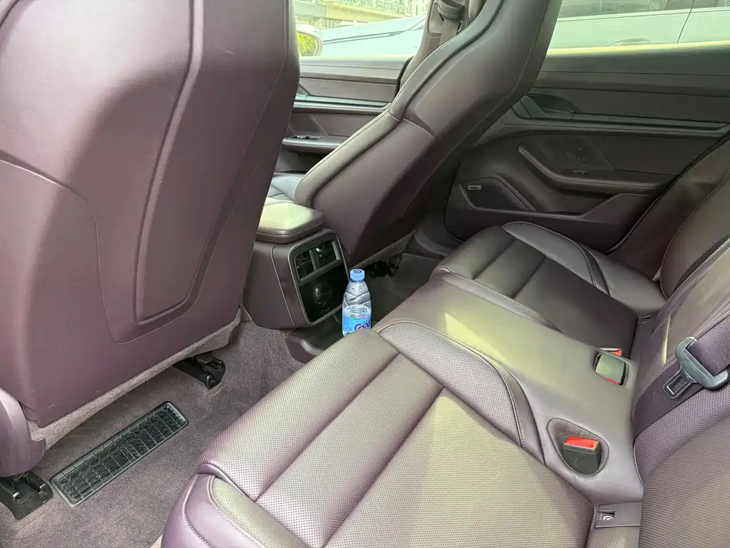 Porsche Taycan — миниатюра 10
