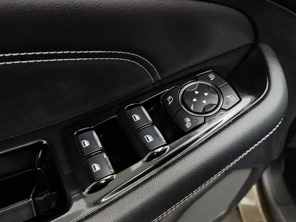 Ford Edge — миниатюра 9