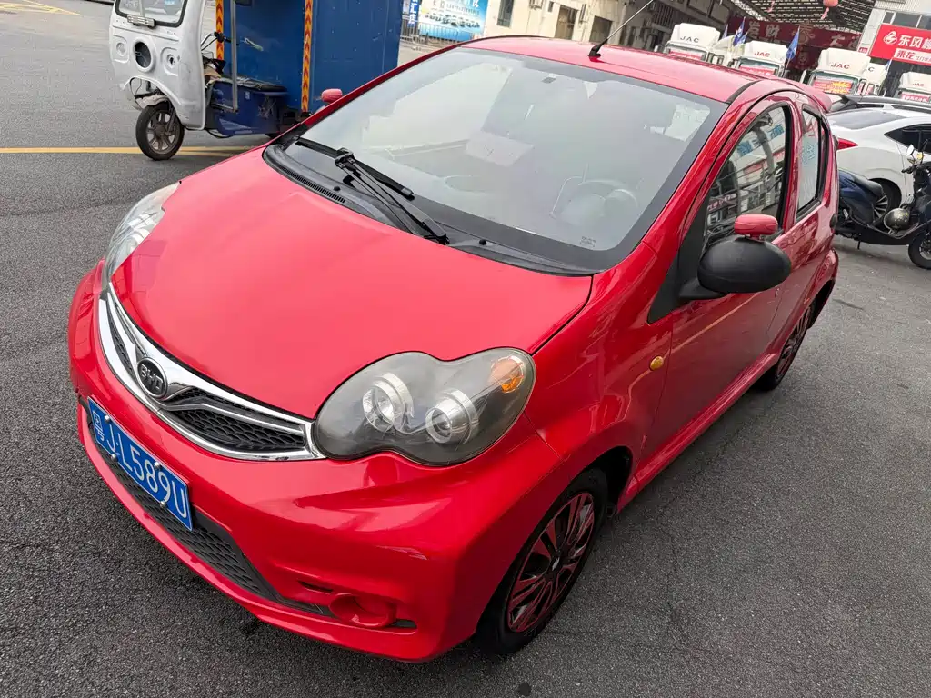 BYD F0