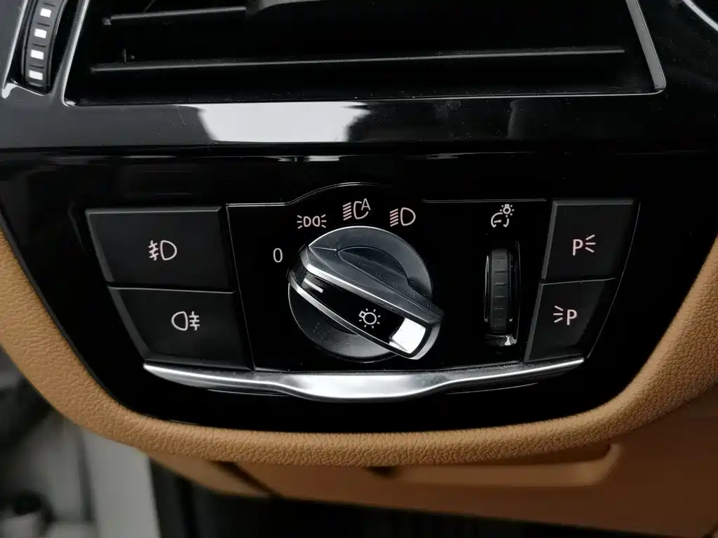 BMW 5 Series — миниатюра 21