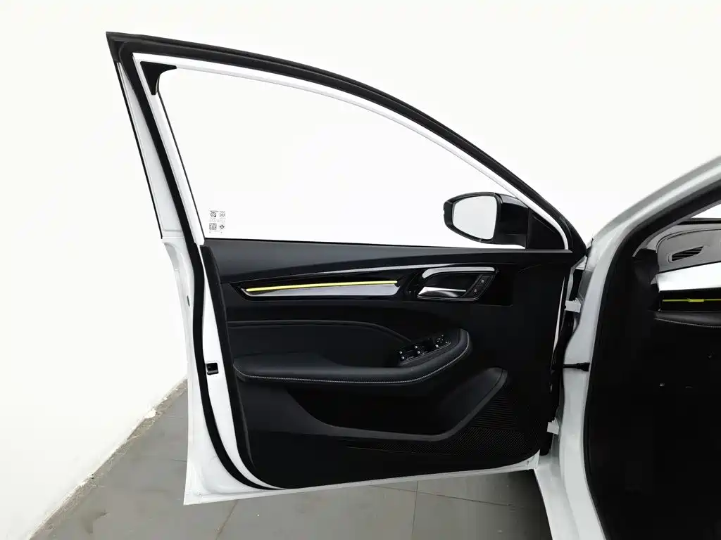 Roewe i5 — миниатюра 8