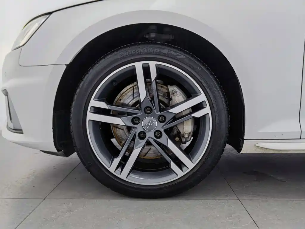 Audi A4L — миниатюра 17