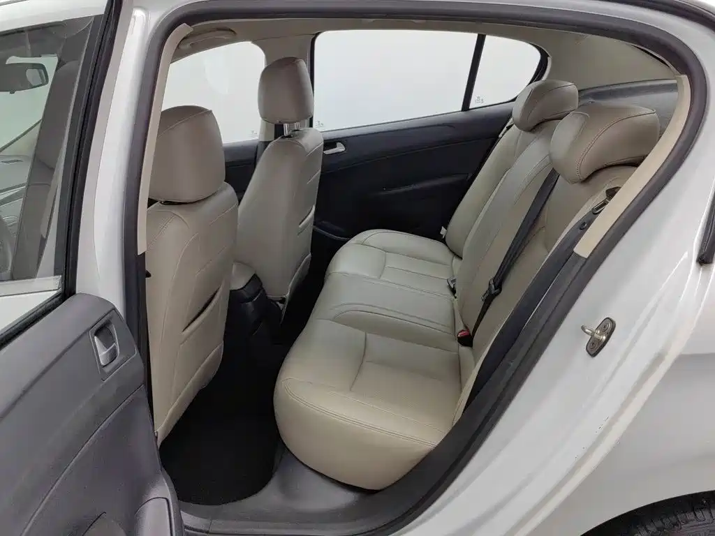 Peugeot 308 — миниатюра 15