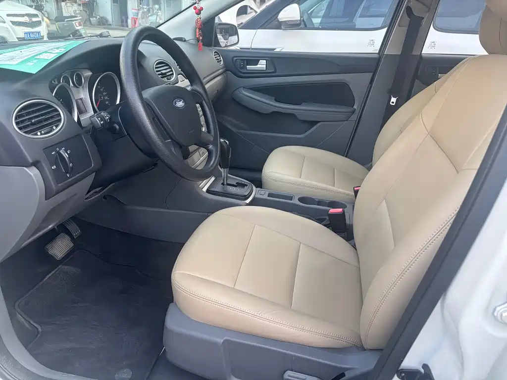 Ford Focus — миниатюра 11