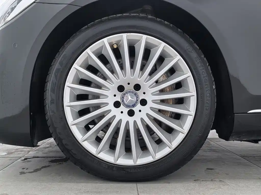 Mercedes-Benz S-Class — миниатюра 17