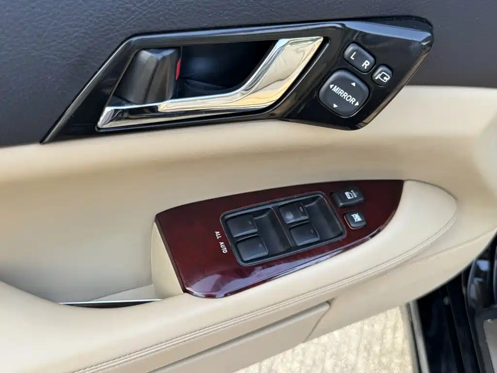 Toyota Reiz — миниатюра 12