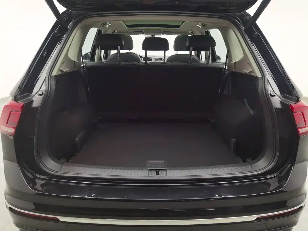 Volkswagen Tiguan L — миниатюра 16