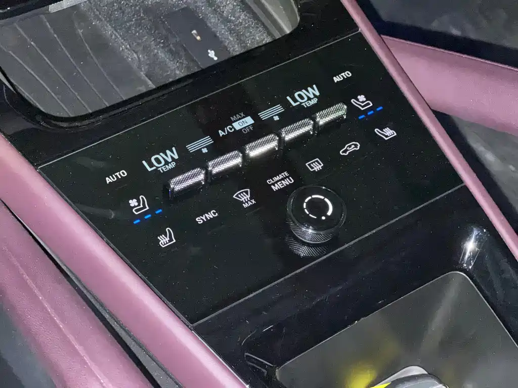 Porsche Cayenne — миниатюра 16