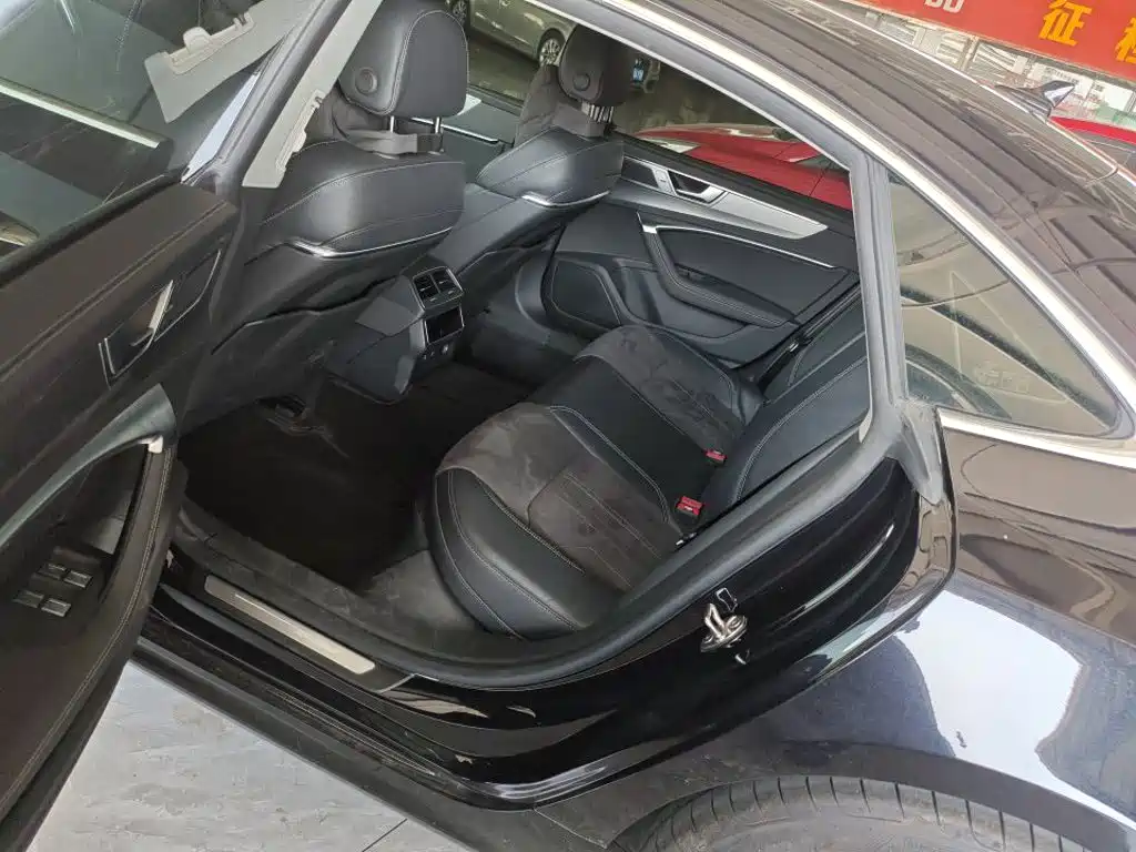 Audi A7L — миниатюра 9