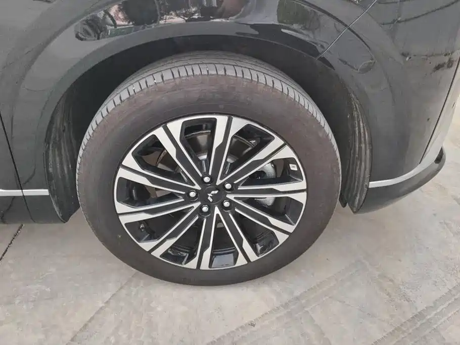 Wuling Xingguang L — миниатюра 6
