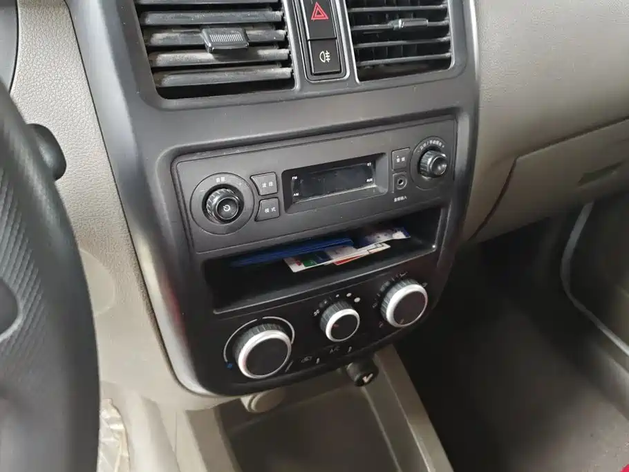 Wuling Rongguang V — миниатюра 13