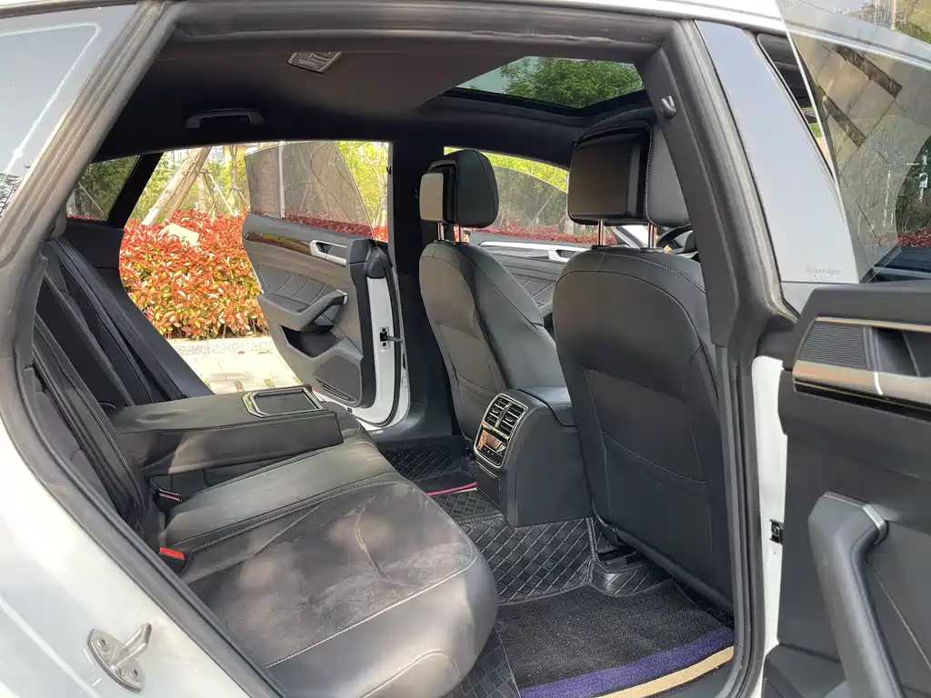 Volkswagen FAW - Passat CC CC 2025 330TSI