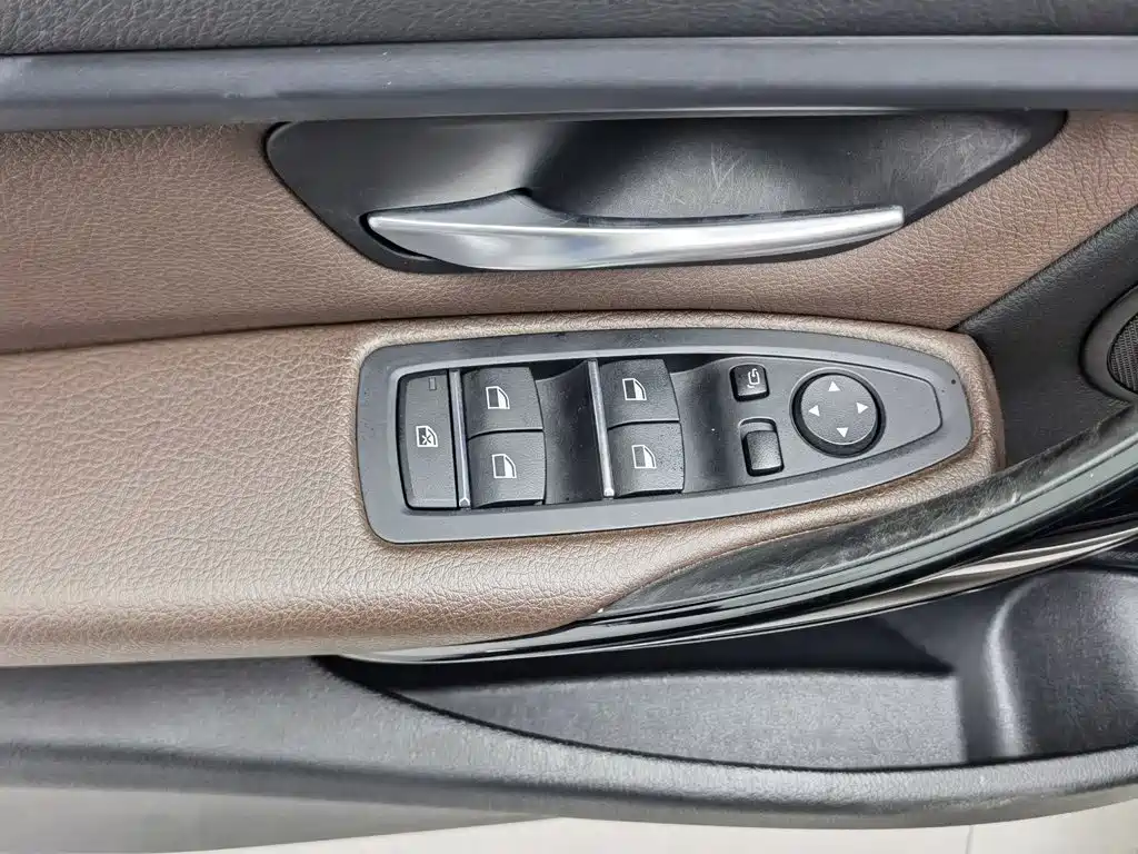 BMW 3 Series — миниатюра 9