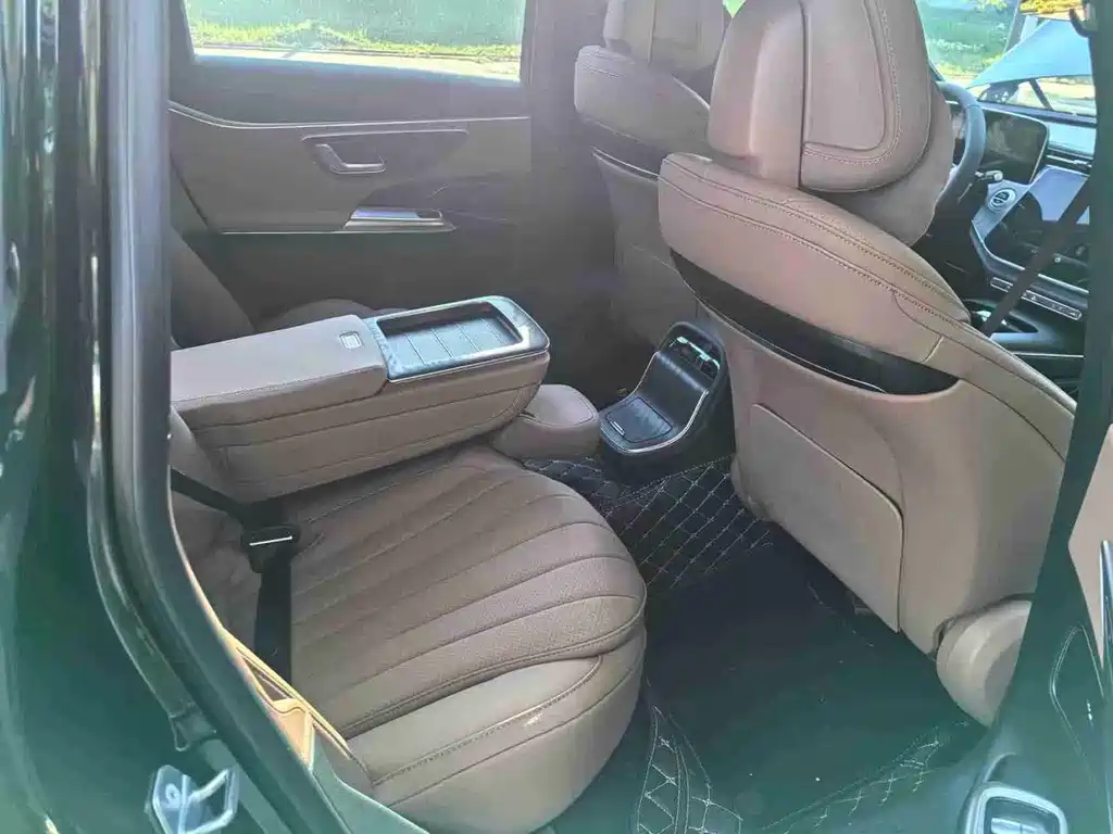 Mercedes-Benz E-Class — миниатюра 3