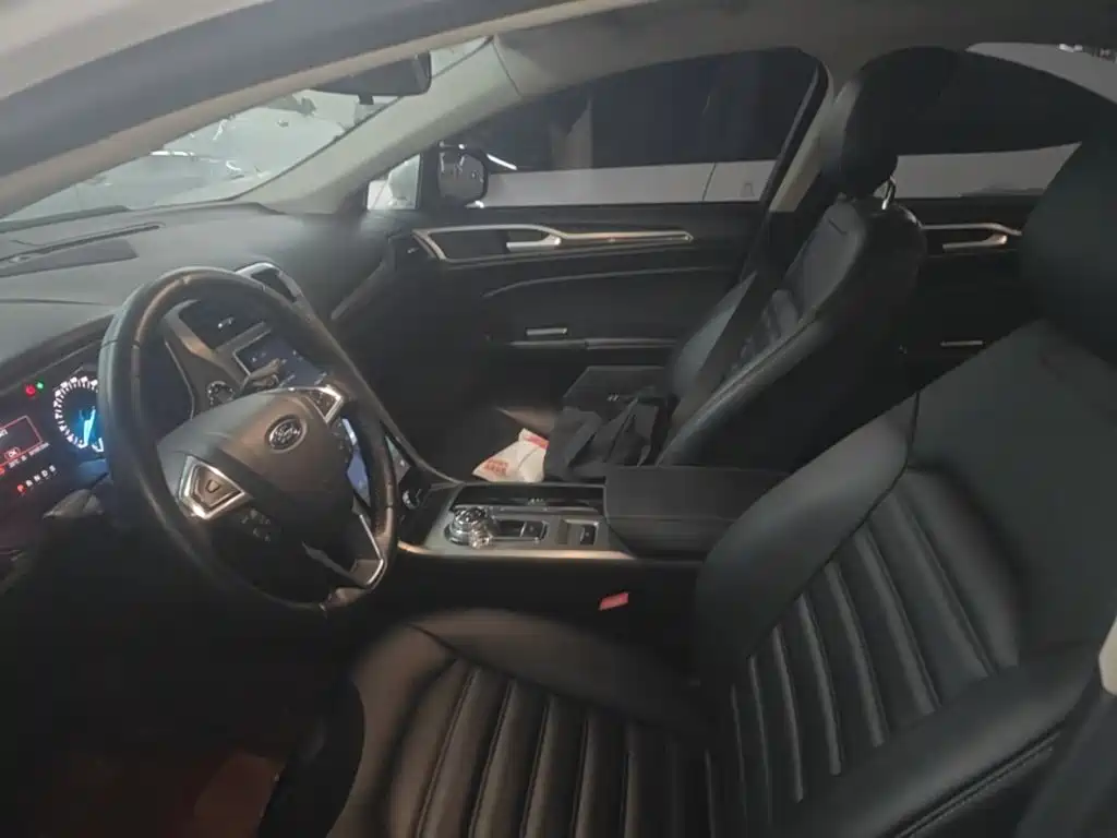 Ford Mondeo — миниатюра 15