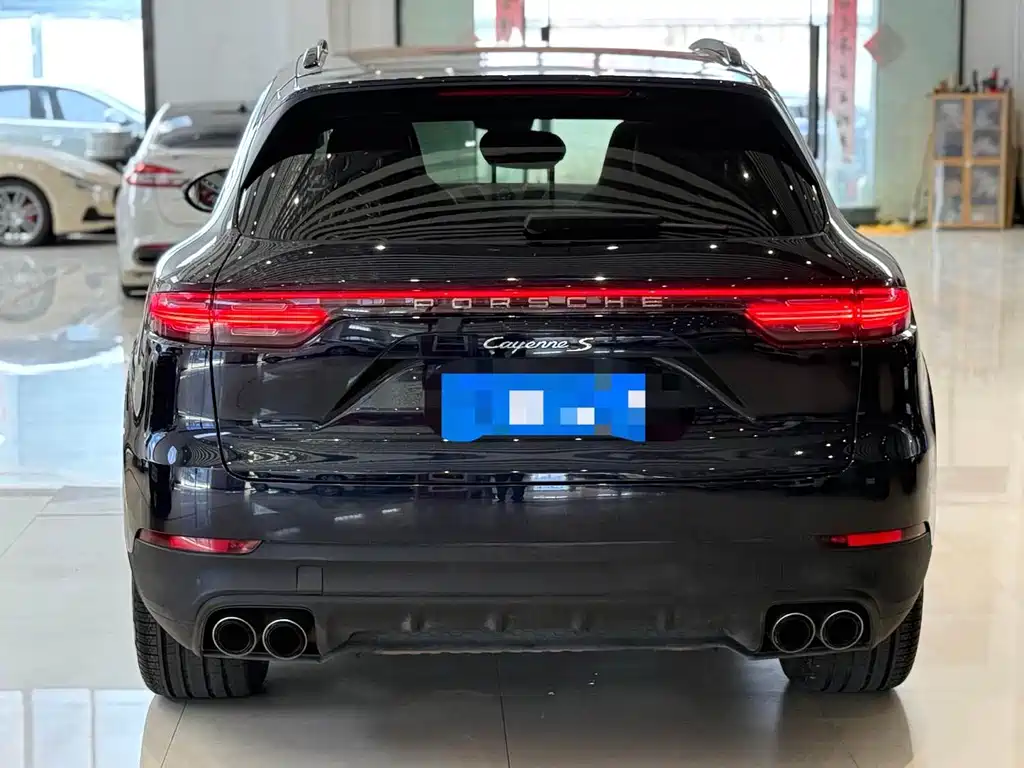 Porsche Cayenne — миниатюра 5