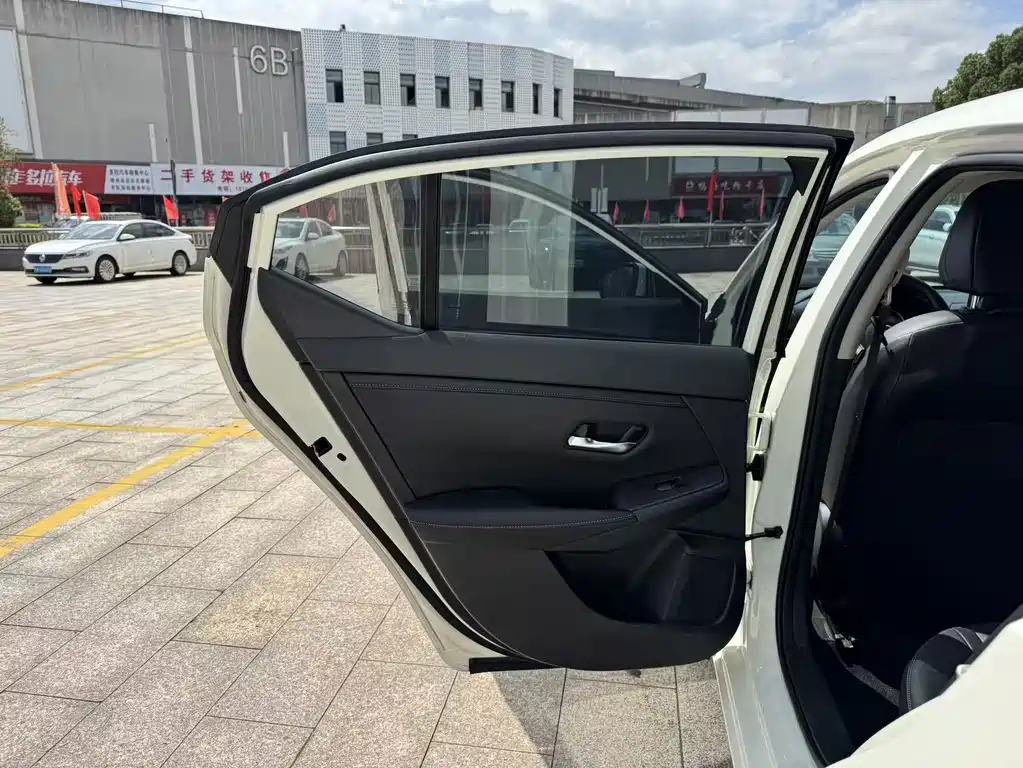 Nissan Sylphy — миниатюра 14