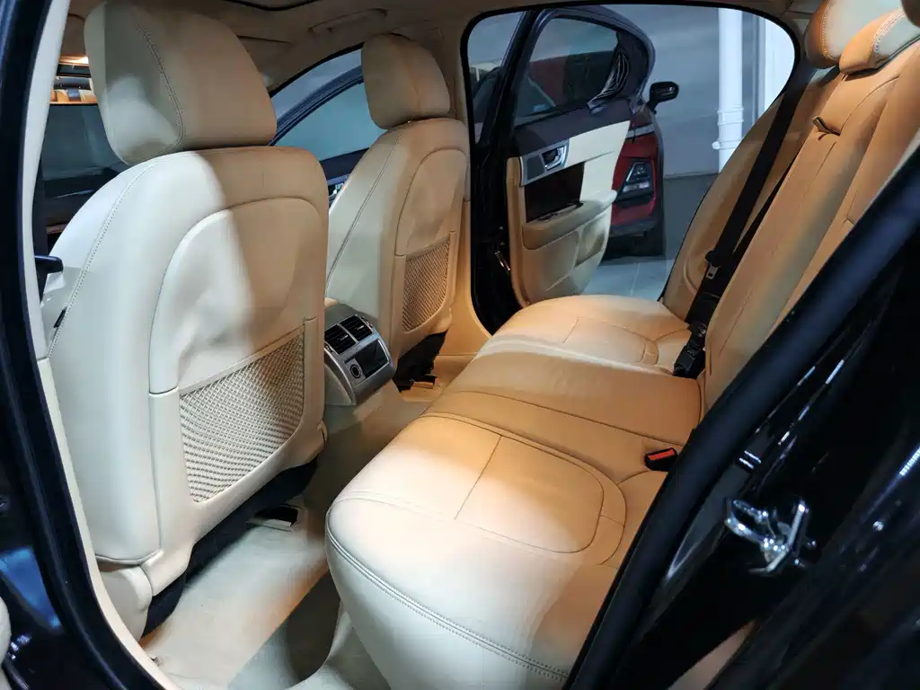 Jaguar XF — миниатюра 11