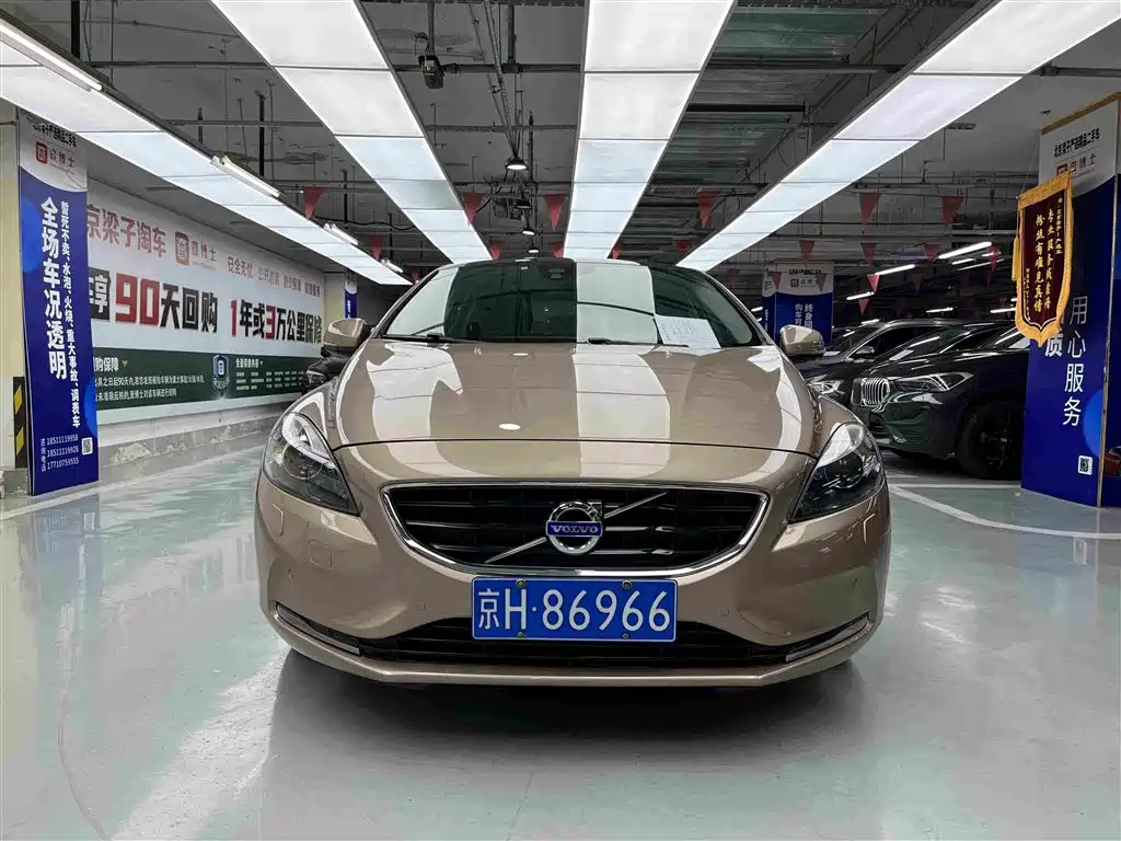 Volvo V40 — миниатюра 2