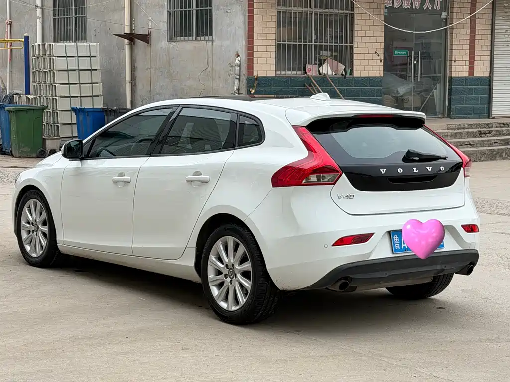 Volvo V40 — миниатюра 9