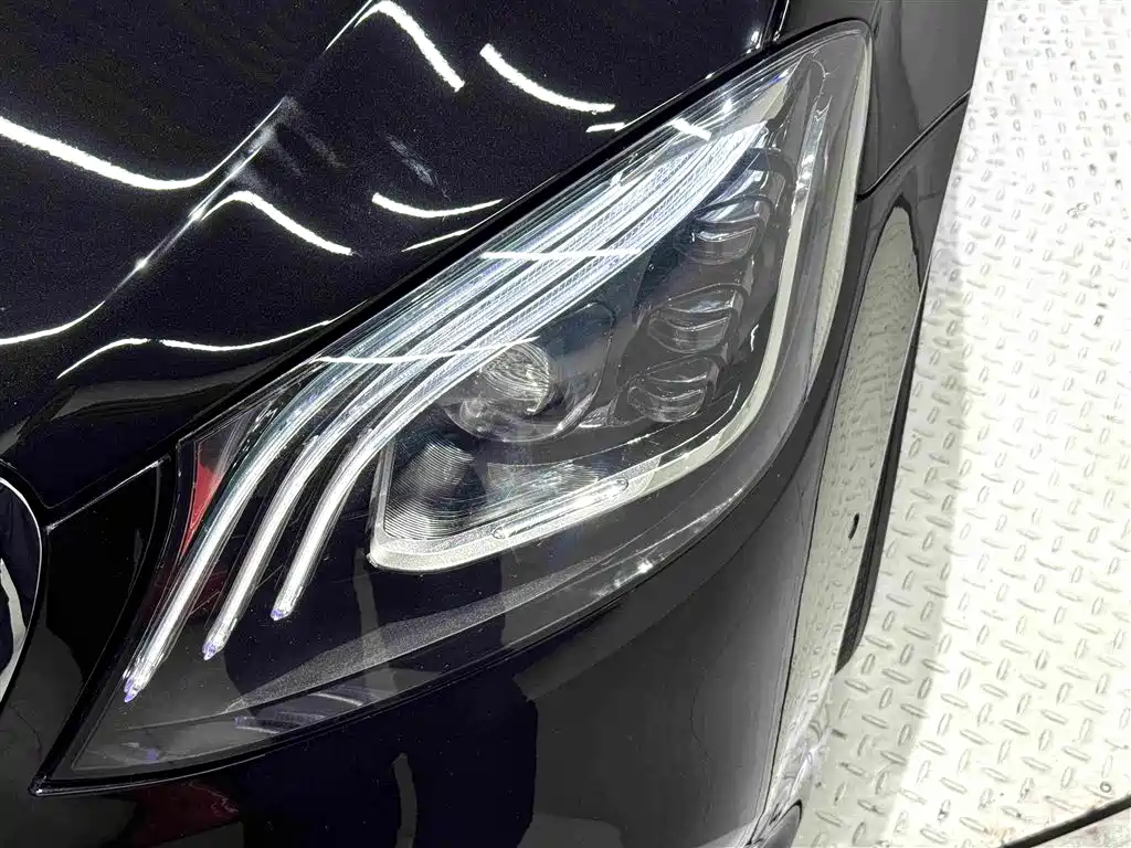Mercedes-Benz S-Class — миниатюра 32