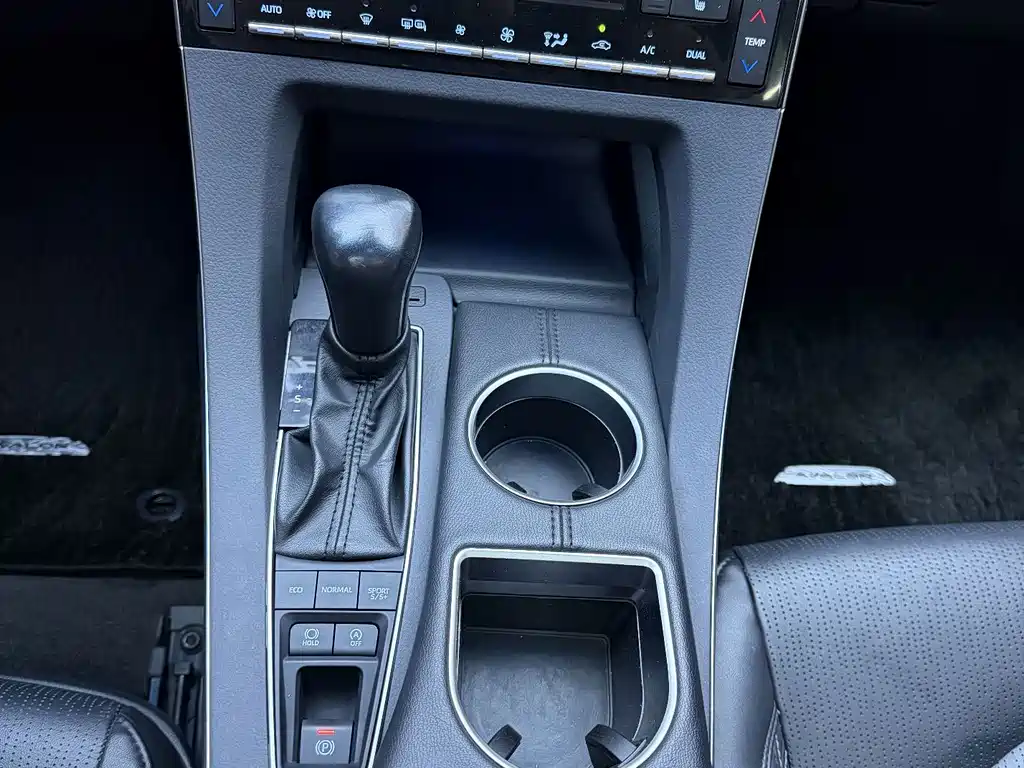 Toyota Avalon — миниатюра 12