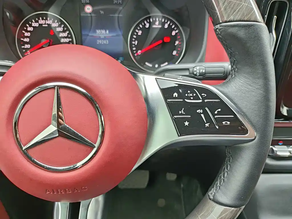 Mercedes-Benz Vito 2024 2.0T 7 мест