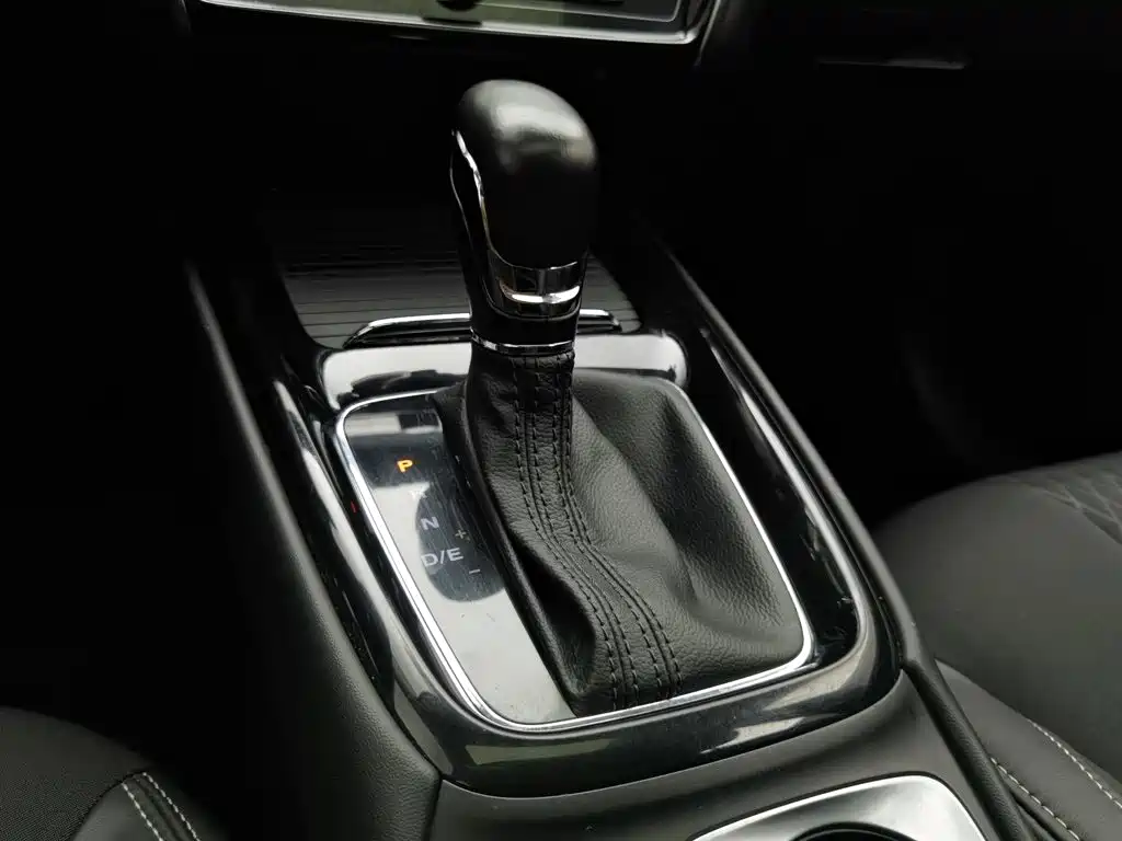 Roewe i5 — миниатюра 13
