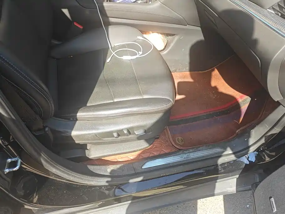 Cadillac XT5 — миниатюра 8