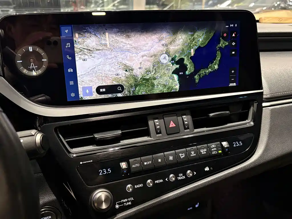 Lexus ES — миниатюра 12