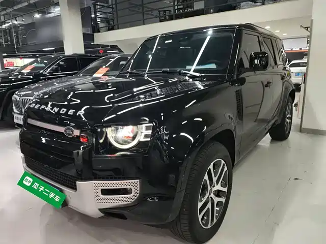 LAND ROVER  DEFENDER 2024