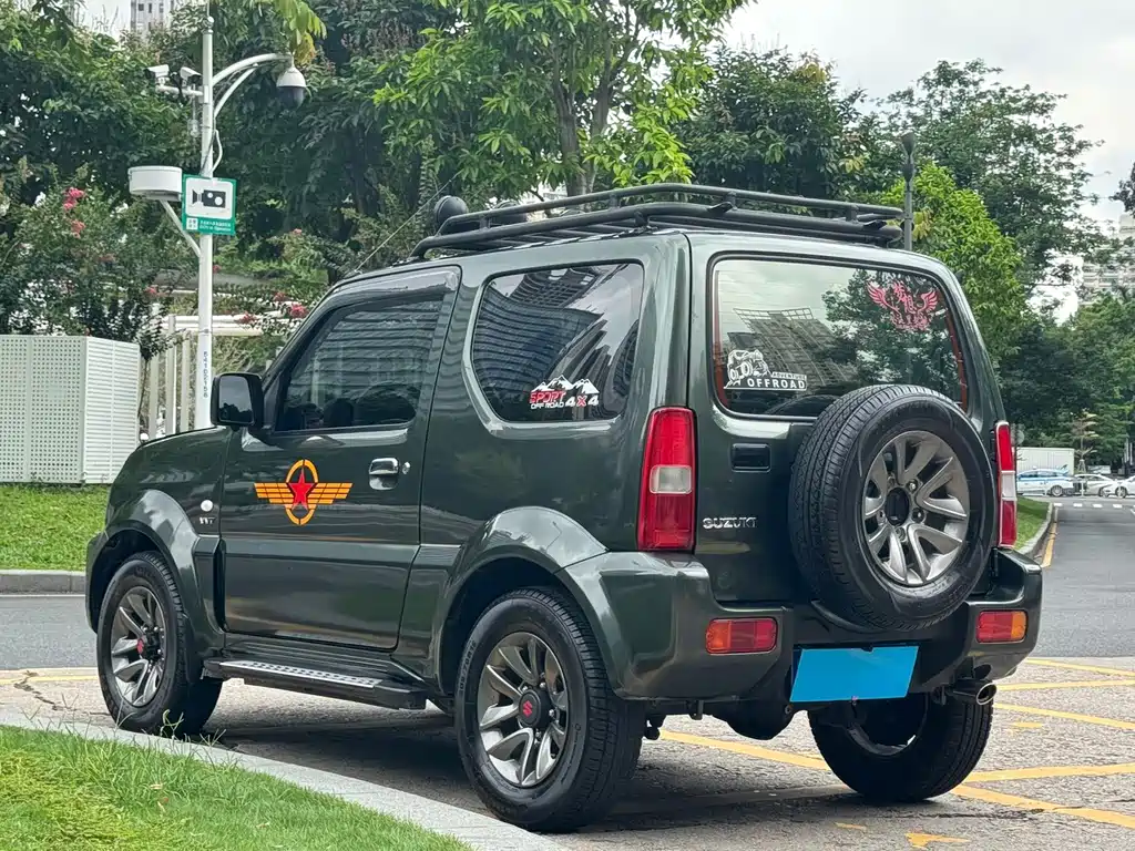Suzuki Jimny — миниатюра 12