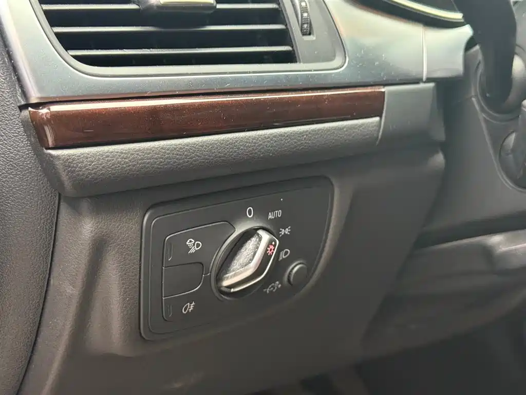 Audi A6L — миниатюра 12