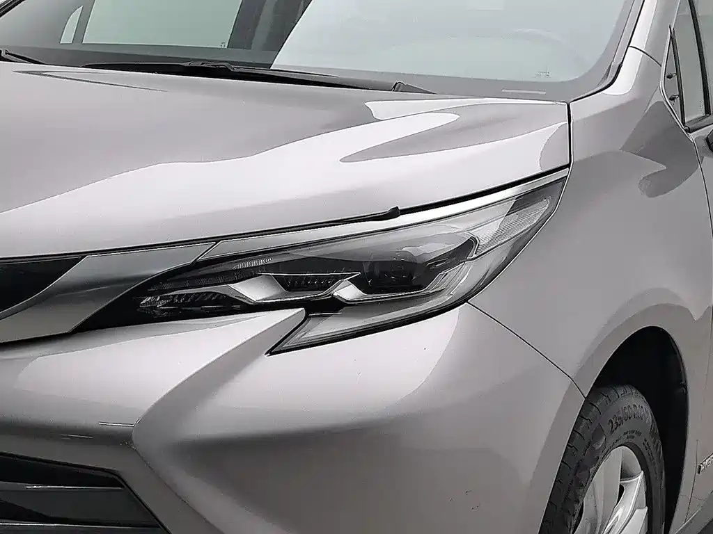 Toyota Sienna — миниатюра 7
