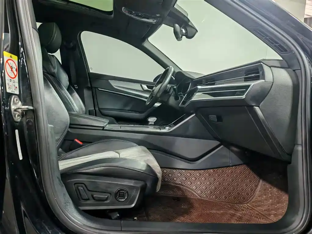 Audi A6L 2022 40 TFSI Luxury