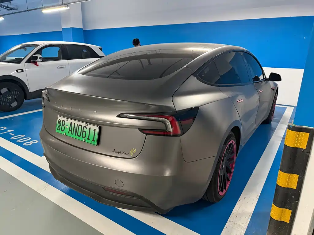Tesla Model 3 — миниатюра 5