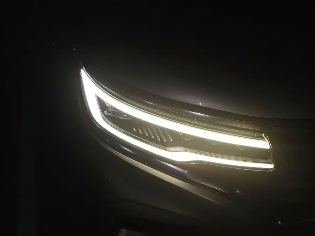 Roewe RX5 MAX — миниатюра 7