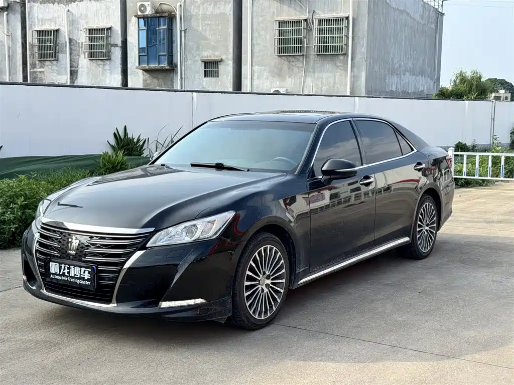 Купить Toyota Crown